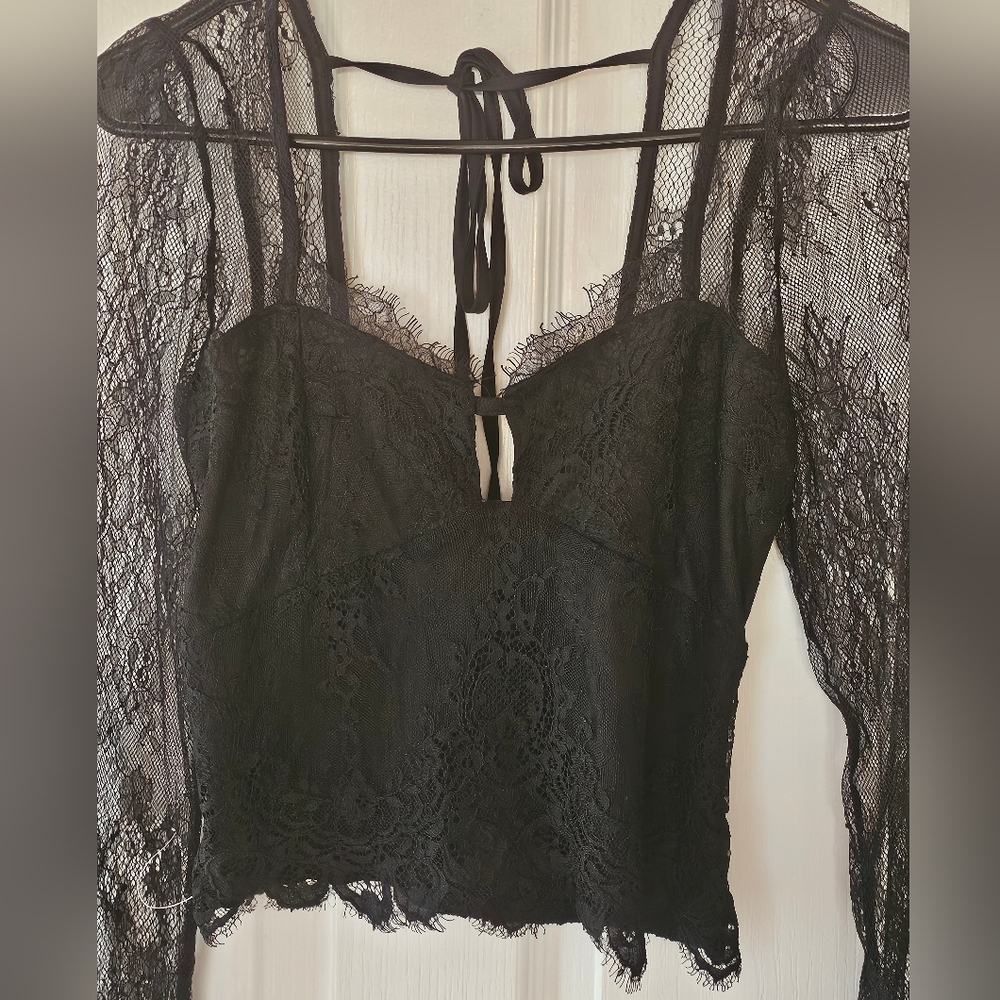 Chic Black Lace Blouse for Women - Picture 7 of 10
